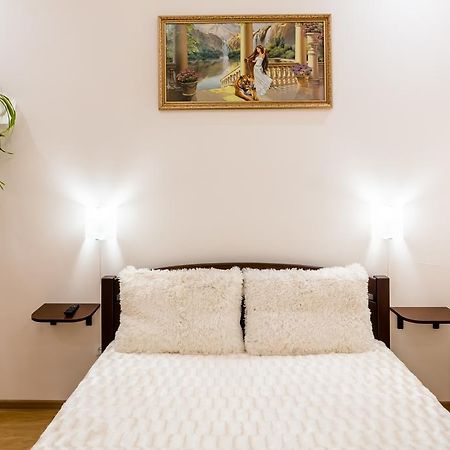 Apartment On Khmelnytskogo Street Λβιβ Εξωτερικό φωτογραφία