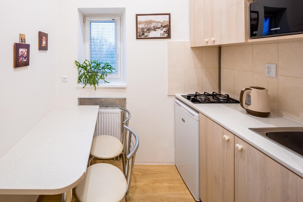 Apartment On Khmelnytskogo Street Λβιβ Εξωτερικό φωτογραφία